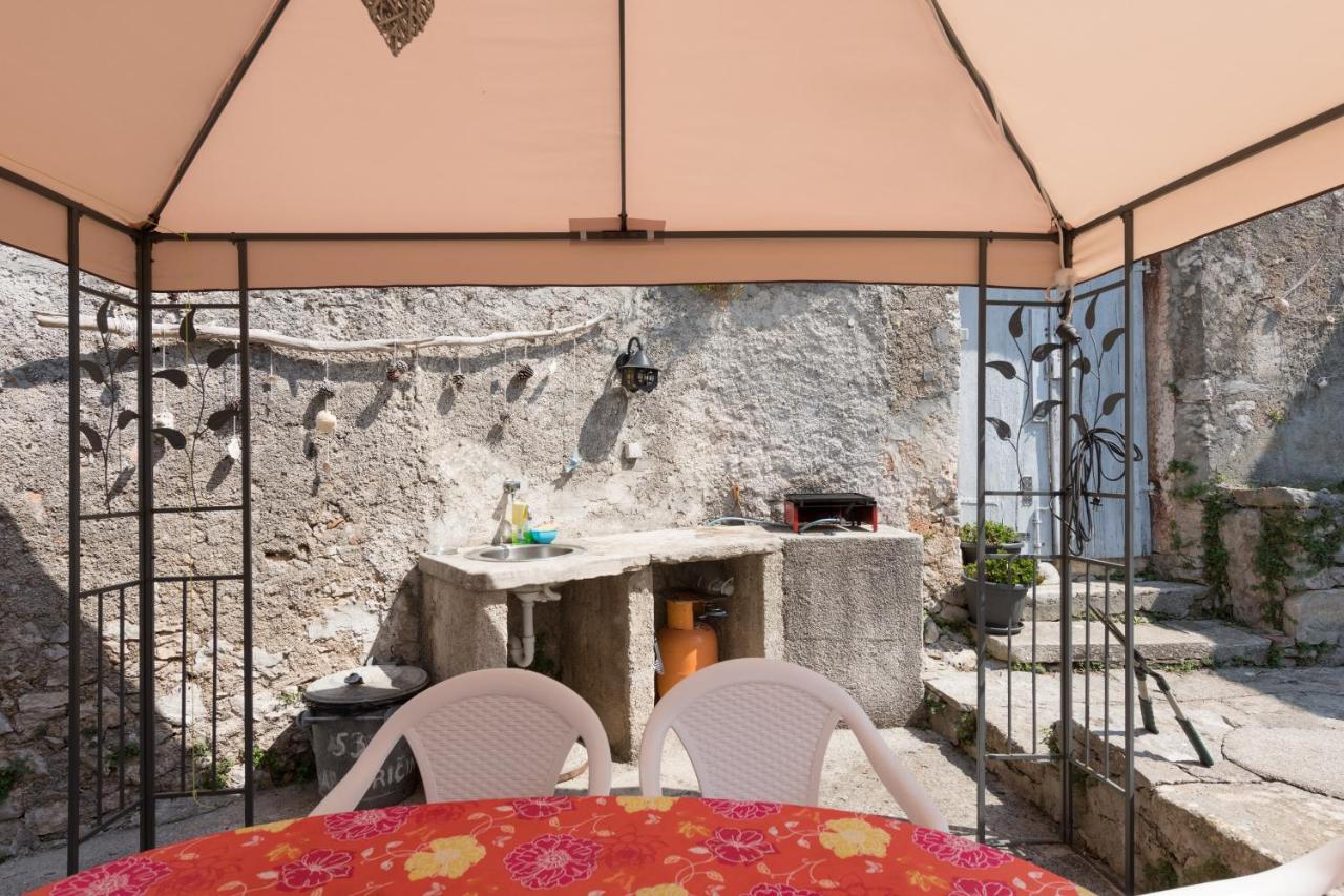 Apartments Mirakul Mali Lošinj Buitenkant foto